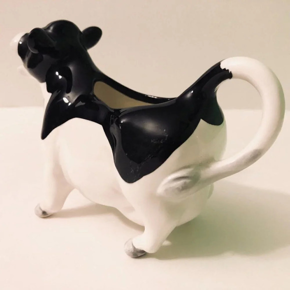 Vintage Otagiri Cow Creamer Black and White 5.5 Inch Long - Picture 2 of 16
